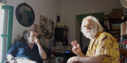 Ο Β.Π.Καραγιάννης με τον συγραφέα Τ. Ρόμβο στη Σύρο
