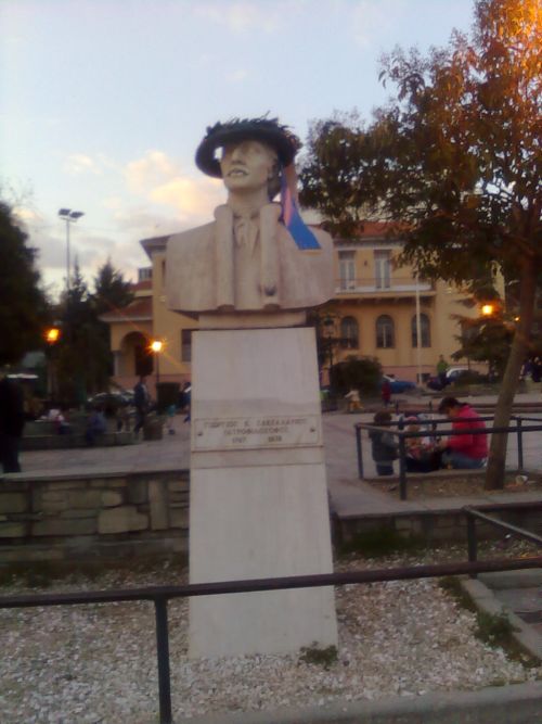 Η προτομή του Γ. σακελλάριου στην Κεντρική πλατεία
