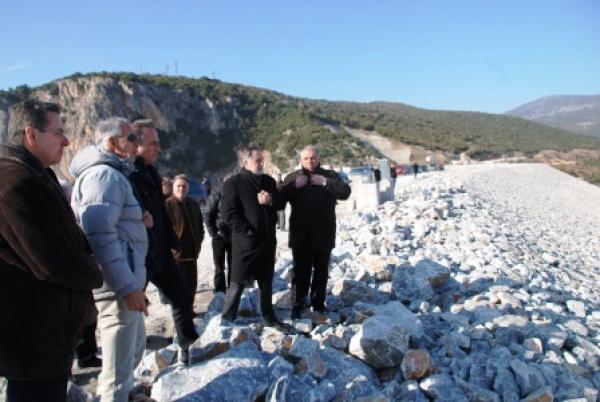 Στα εργα αποκατάστασης στην ΜΑΒΕ ο Σταύρος Καλαφάτης (φωτογραφίες)