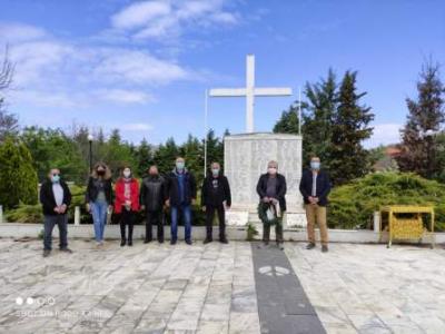 Αντιπροσωπεία του ΚΚΕ τίμησε τα θύματα των Ναζί σε ΕΡΜΑΚΙΑ-ΜΕΣΟΒΟΥΝΟ-ΠΥΡΓΟΥΣ