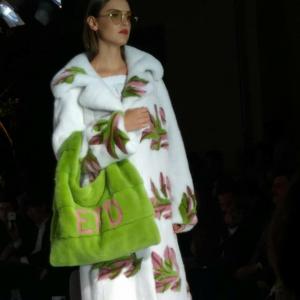 Ενθουσίασε το fashion γκαλά... της 43ης Διεθνούς έκθεσης Γούνας Καστοριάς (φωτο)