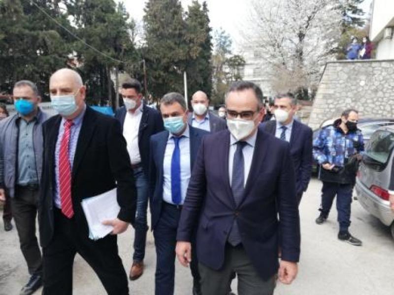 Τι αναφέρει η Ε.Π. Δυτικής Μακεδονίας του ΚΚΕ για την επίσκεψη του αν.Υπουργού Υγείας Βασίλη Κοντοζαμανη ατα νοσοκομεία της ΠΕ Κοζάνης