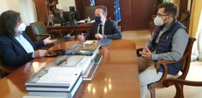 Συνάντηση του Δημάρχου Σερβίων με τον Αν. Υπουργό Εσωτερικών Στ. Πέτσα