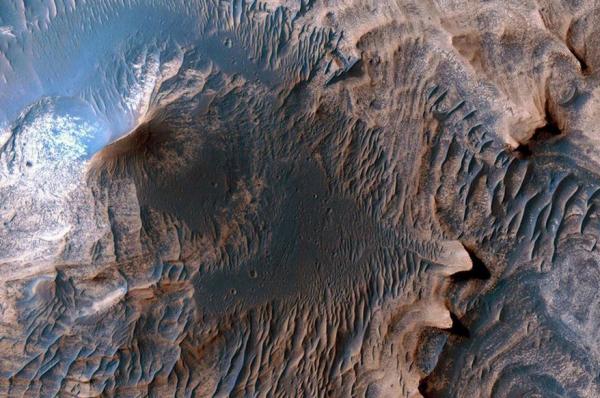To τρεχούμενο νερό στον Άρη σημαίνει ανθρώπινη ζωή! Η NASA έδωσε στη δημοσιότητα video και φωτογραφίες
