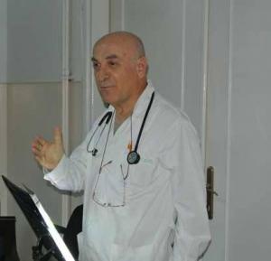 Ο διευθυντής της Παθολογικής Λ. Αποστολίδης μιλά για τα όσα δρομολόγησαν την απόφαση που οδήγησε στην εκ περιτροπής λειτουργία των κλινικών