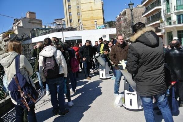 Έκλειψη ηλίου από την κεντρική πλατεία Κοζάνης - Ένα εντυπωσιακό φαινόμενο (video-photo)