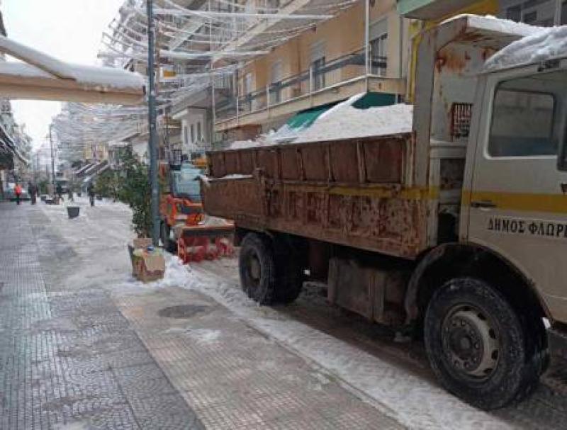 Συνεχίζονται οι εργασίες αποχιονισμού στην πόλη της Φλώρινας