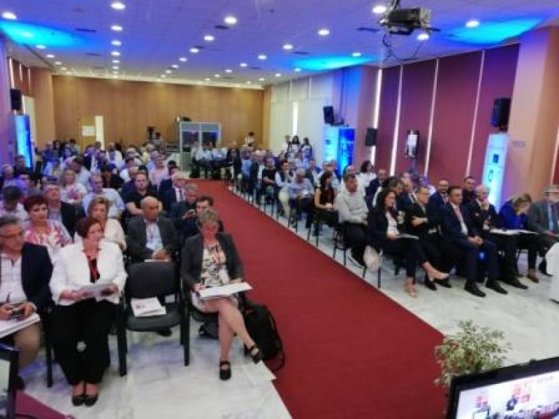 Κοζάνη: Στις ΑΠΕ και το υδρογόνο στρέφεται το ενδιαφέρον των επιστημόνων για την επόμενη ημέρα χωρίς λιγνίτη στην δυτική Μακεδονία - Τι ειπώθηκε την πρωτη ημέρα του συνεδρίου