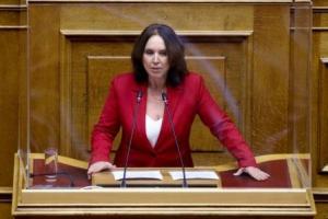 Καλλιόπη Βέττα: «Η κυβέρνηση αδιαφορεί για την δημιουργία ειδικών χώρων στάθμευσης για τα τροχόσπιτα, προκαλώντας πρόβλημα στους ιδιοκτήτες τους»