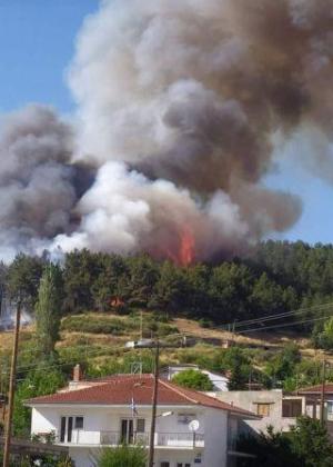 Σε εξέλιξη μεγάλη φωτά στην Δεσκάτη κατευθύνεται στα όρια της ΠΕ Κοζάνης