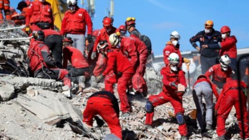 Στους 62 οι νεκροί στη Σμύρνη από το σεισμό 