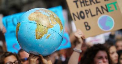 «Οι πόλεμοι ενισχύουν τις κοινωνικοοικονομικές κρίσεις, επαναφέρουν πολιτικές που επιτείνουν την κλιματική αλλαγή» |του Άγγελου Σωτηρόπουλου