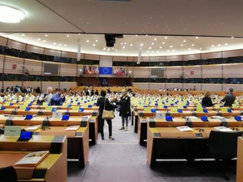 Στο Ευρωκοινοβούλιο με ερώτηση Κούλογλου οι καθυστερήσεις στην ηλεκτρική διασύνδεση Κρήτης-Αττικής