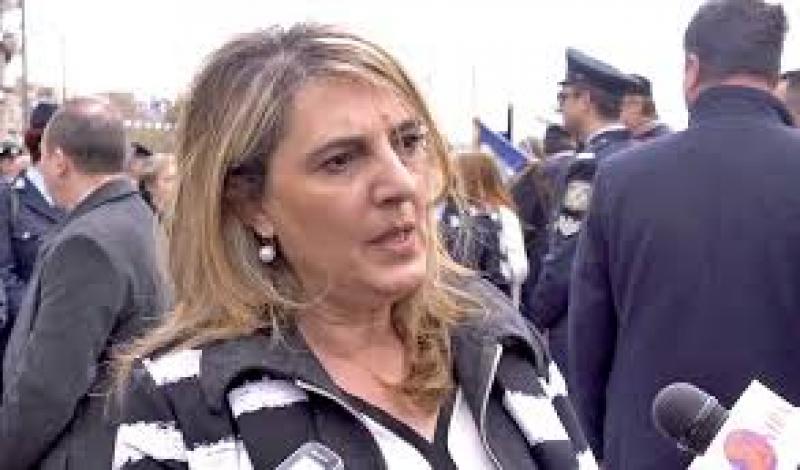 Η Βουλευτής ΣΥΡΙΖΑ Καστοριάς Ολυμπία Τελιγιορίδου για τις καθημερινές διαμαρτυρίες έξω απο το γραφείο της