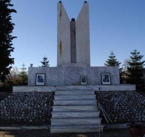 Οι εκτελεσθέντες πατριώτες απο τους Ναζί τον Ιανουάριο 1944, στη θέση «Νταμάρια» Παναγίας Κοζάνης