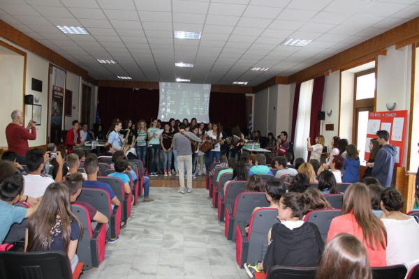 Γιορτή μαθητικής δημιουργίας με παρουσιάσεις προγραμμάτων από το Γυμνάσιο και ΓΕΛ Σερβίων