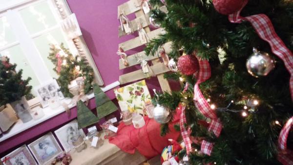Έναρξη χριστουγεννιάτικου bazaar της ΑΡΣΙΣ Κοζάνης «Δεν ξοδεύεται η αγάπη» (photo)