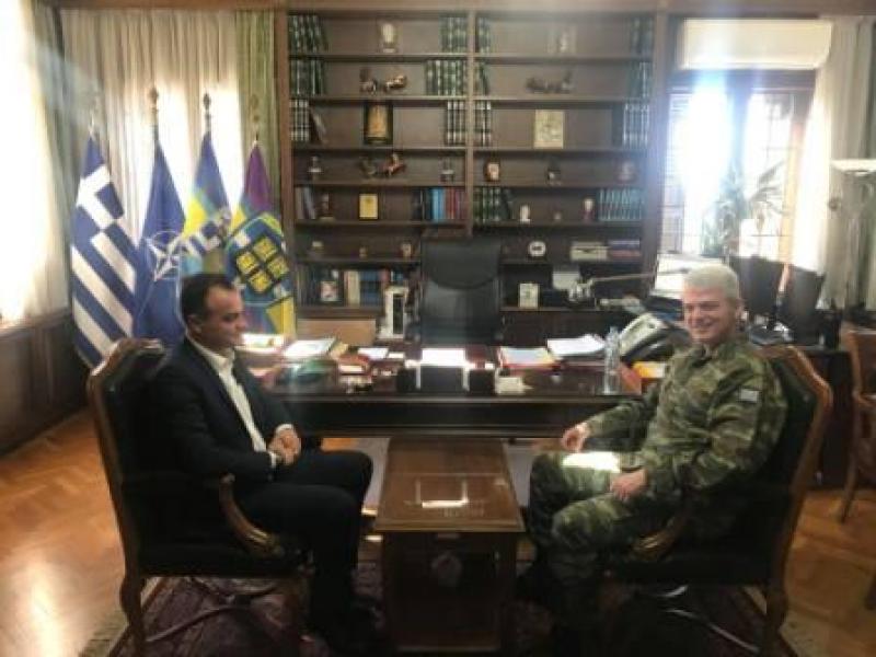 Kαρυπίδης και στρατηγός του Γ Σώματος στρατού διαβεβαιώνουν οτι θα παραμένει ως έχει  το Κέντρο Νεοσυλλέκτων Γρεβενών