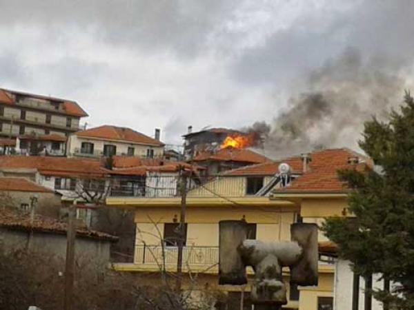 Φωτιά σε κεραμοσκεπή στην Σιάτιστα