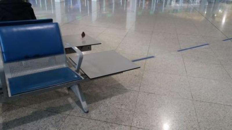 Ένα σπουργίτη στο αεροδρόμιο | Της Ευγενίας Ηλιοπούλου