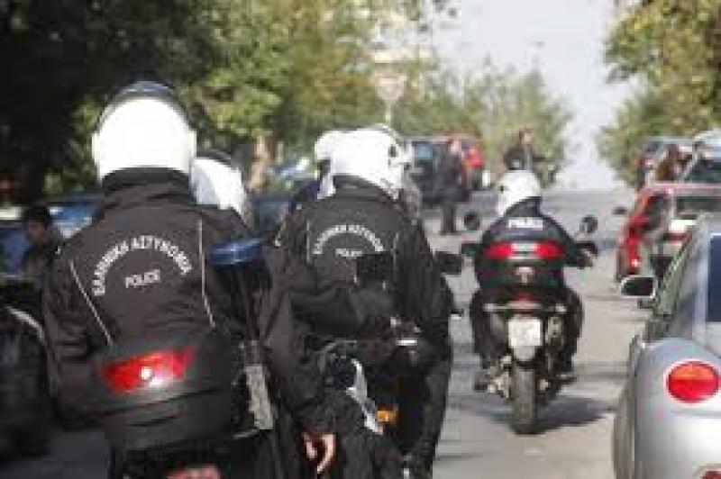 &quot;Απο την διανομή παραγγελίας στα κρατητήρια της Κοζάνης&quot; Καταγγελία διανομέα για αστυνομική αυθαιρεσία μοτοσυκλετιστών της ΔΙΑΣ σε κεντρικό δρόμο της Κοζάνης