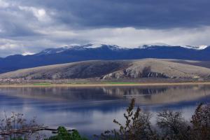 Φλώρινα: Διαμάχη για το μέλλον και τη στάθμη των νερών της Βεγορίτιδας. Συγκεντρώνουν υπογραφές για τη σωτηρία της λίμνης