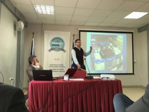 Αριστερά: Σ. Μακρίδης (Τεχνολογίες Υδρογόνου) Δεξιά – όρθιος: Επαμεινώνδας Μητρονίκας (Ηλεκτρικά Αυτοκίνητα) 
