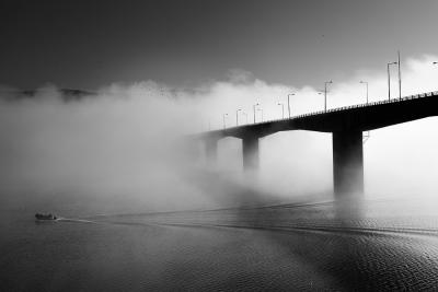 Εντυπωσιακό video από την ομίχλη που σκεπάζει την Γέφυρα Σερβίων - Νεράιδας