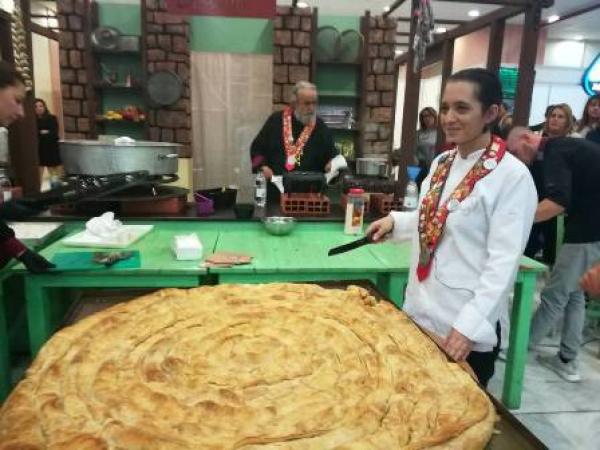 Γιορτή πίτας στο Εκθεσιακό Κέντρο Κοζάνης- Οι ζωντανές καραβίδες Πολυφύτου ενθουσίασαν το κοινό (ΦΩΤΟ)