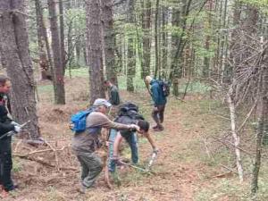 Καθάρισαν Μονοπάτια στα Πιέρια Όρη