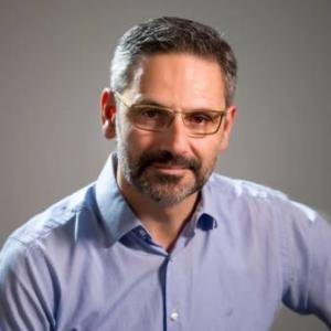Ο Λευτέρης Ιωαννίδης ζητά να συζητηθεί στο ΔΣ Κοζάνης το θέμα της σύμβασης ΔΕΥΑΚ και ΔΕΗ που αφορά χρέη και Τηλεθέρμανση
