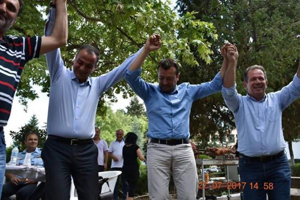 Ο υπουργός Νικος Ποππας χορεύει &quot;Ομαλ&quot; εν μεσω Καρυπίδη και Δημητριάδη 
