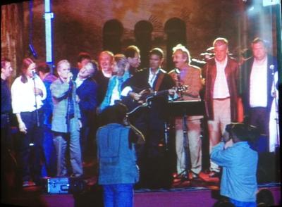 Το vetonews θυμάται οτι ο Γ. Παπαντωνίου στις εκδηλώσεις Πρέσπες 2002 τραγουδούσε το "Άπονη ζωή"