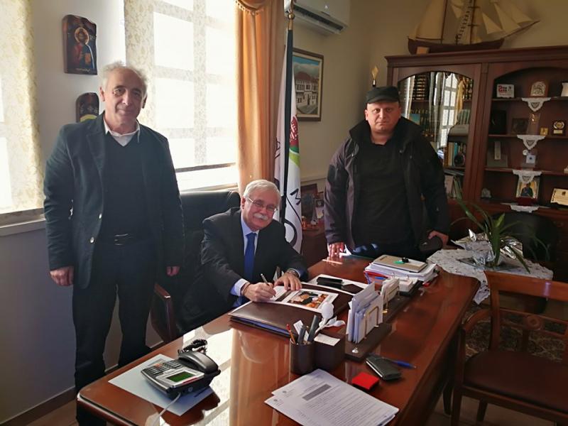 Υπογραφή σύμβασης για την κατασκευή πλακοσκεπούς αγωγού περισυλλογής όμβριων στην Τ.Κ. Πελεκάνου