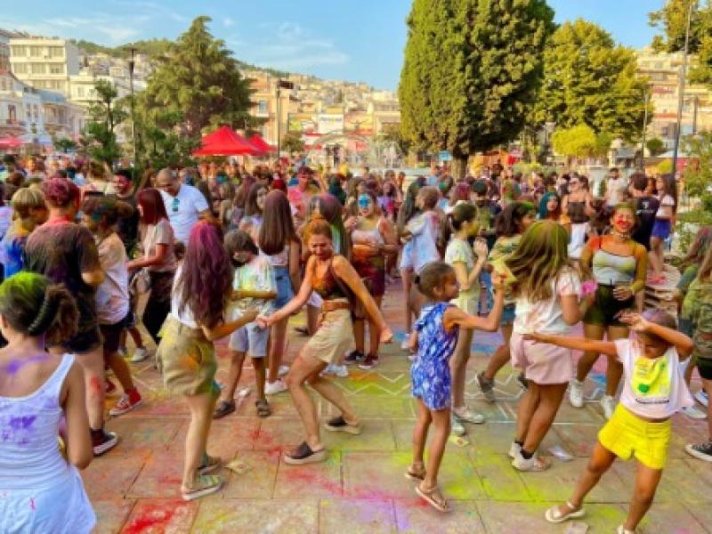 Το φεστιβάλ χρωμάτων ταξιδεύει στην Κοζάνη!