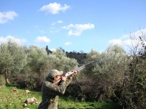 Αποδοκιμασίες στον Οικολόγο Πράσινο υπουργό Γιαν. Τσιρώνη απο τους Μιχ. Τρεμόπουλο και Σταύρο Υφαντή για τις νέες ρυθμίσεις στο κυνήγι