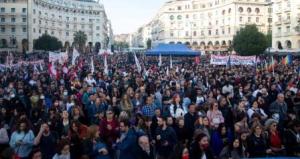 Δυναμική και μαζική η αντιπολεμική συναυλία στη Θεσσαλονίκη