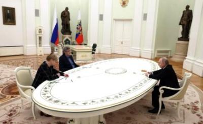 Συνάντηση του Εμίρ Κουστορίτσα με τον Βλ. Πούτιν στο Κρεμλίνο. Ετοιμάζει τρεις ταινίες για τους Ρώσους Ντοστογιέφσκι, Γκόγκολ και Τολστόι
