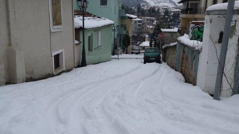 Πυκνή χιονόπτωση σε ολη την Δυτικη μακεδονια, που χρειάζεται η προσοχή των οδηγών